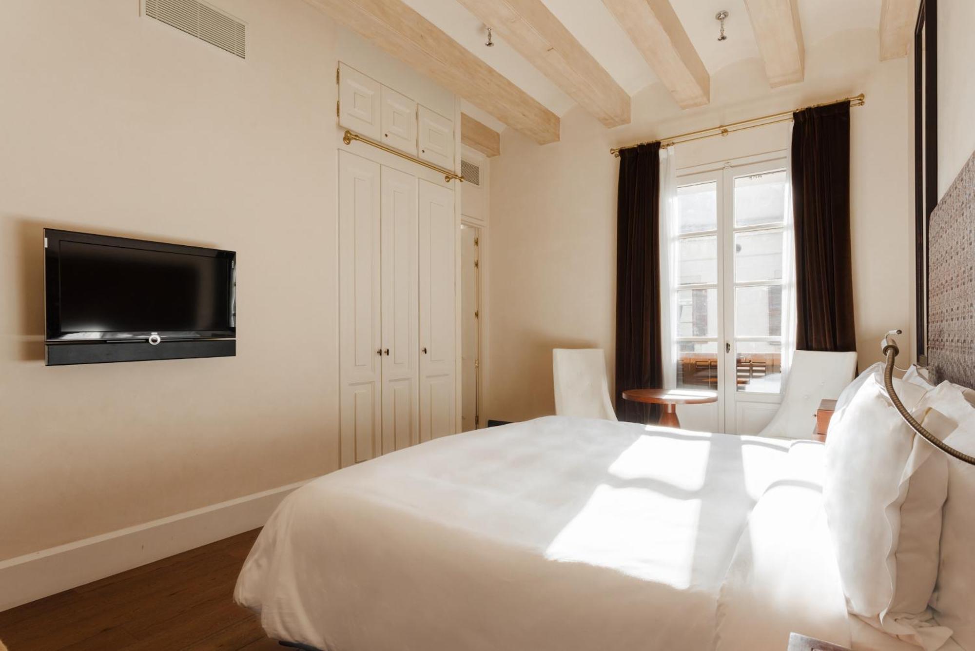 Do Placa Reial Powered By Sonder Hotel 5*