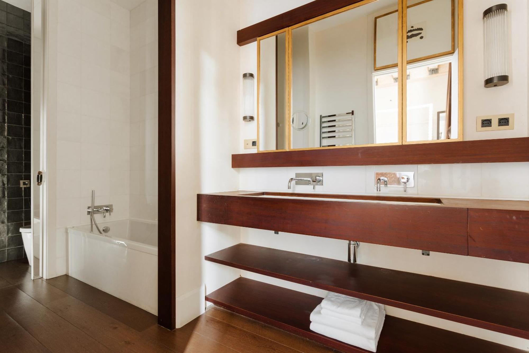 Do Placa Reial Powered By Sonder Hotel 5*