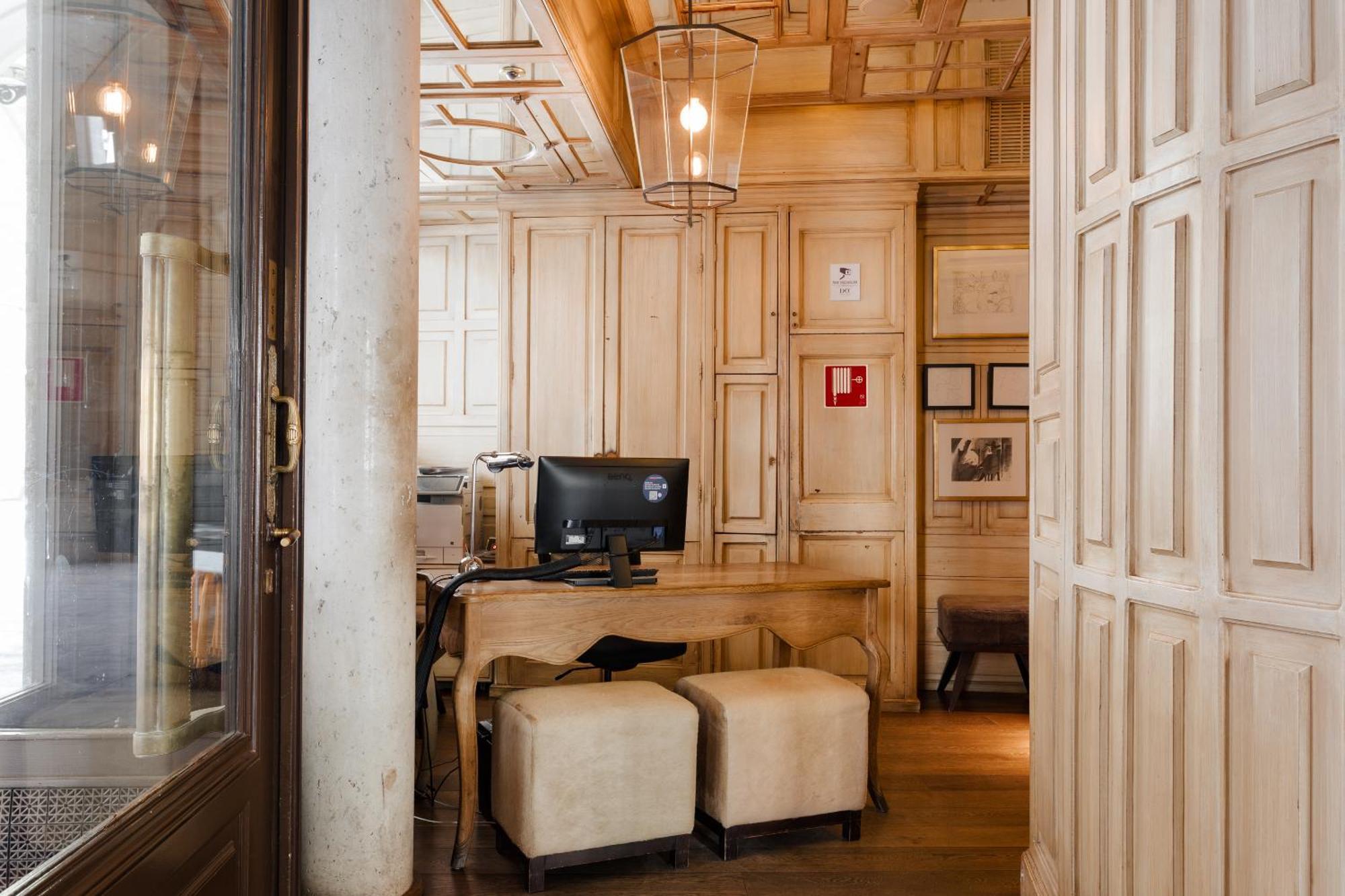 Do Placa Reial Powered By Sonder Hotel